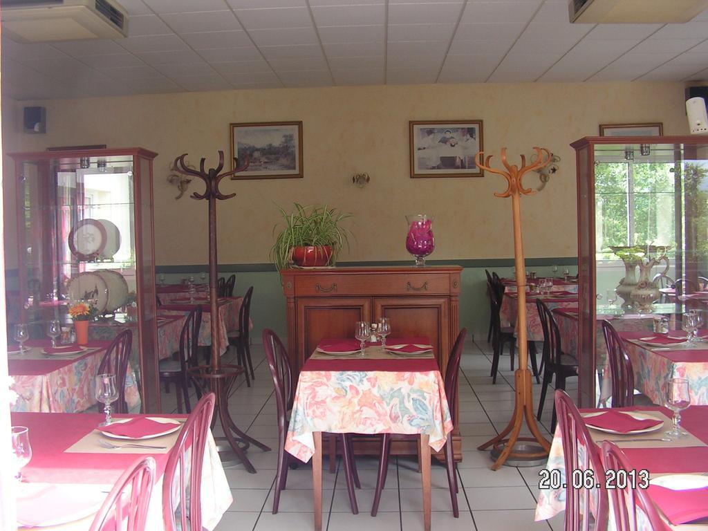 Le Bois Joli Hotel Massais Buitenkant foto