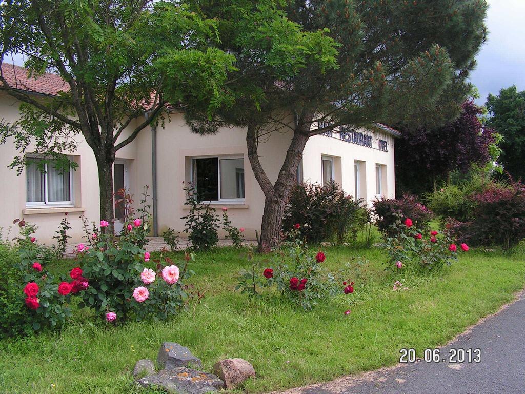 Le Bois Joli Hotel Massais Buitenkant foto